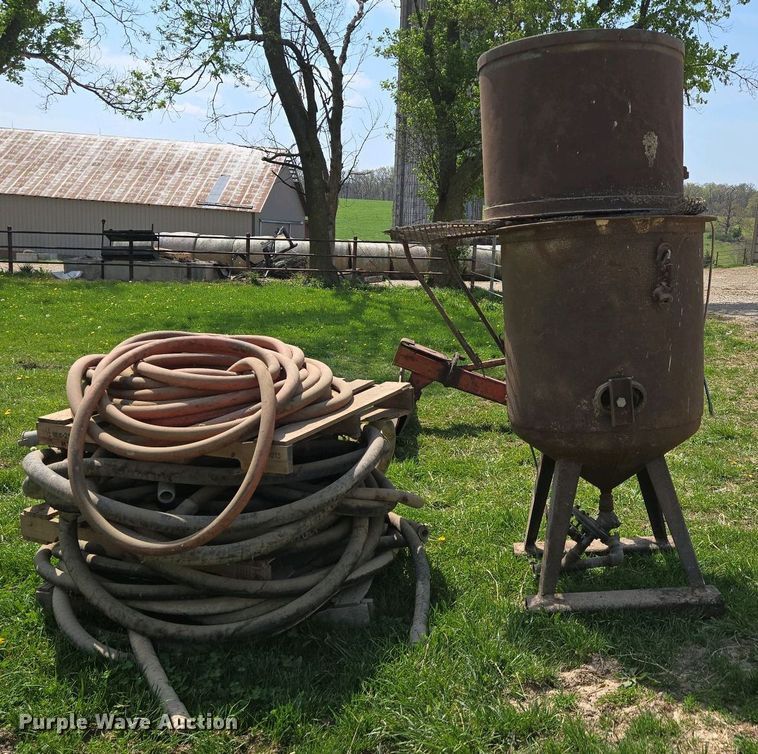 image for item EN3579 Clemco sandblaster