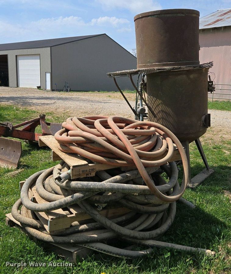 image for item EN3579 Clemco sandblaster