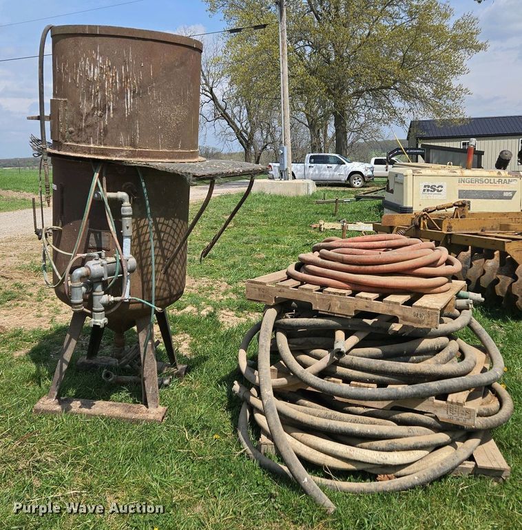 image for item EN3579 Clemco sandblaster