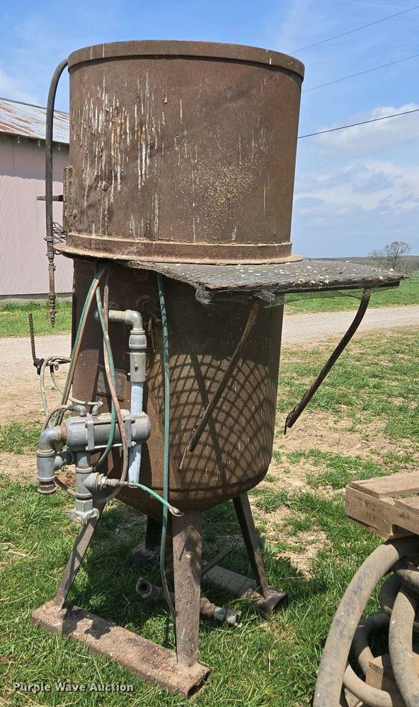 image for item EN3579 Clemco sandblaster