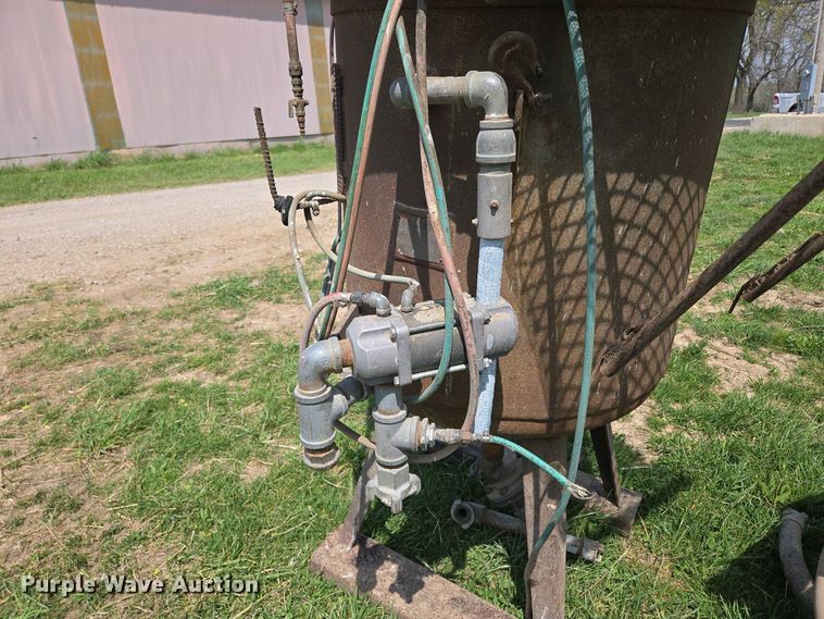 image for item EN3579 Clemco sandblaster