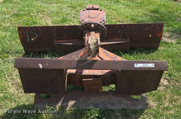 image for item EN3580 6' W skid steer blade