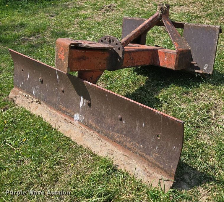 image for item EN3580 6' W skid steer blade