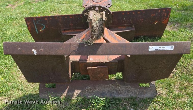 image for item EN3580 6' W skid steer blade