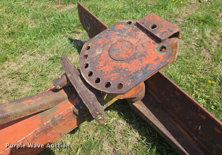 image for item EN3580 6' W skid steer blade