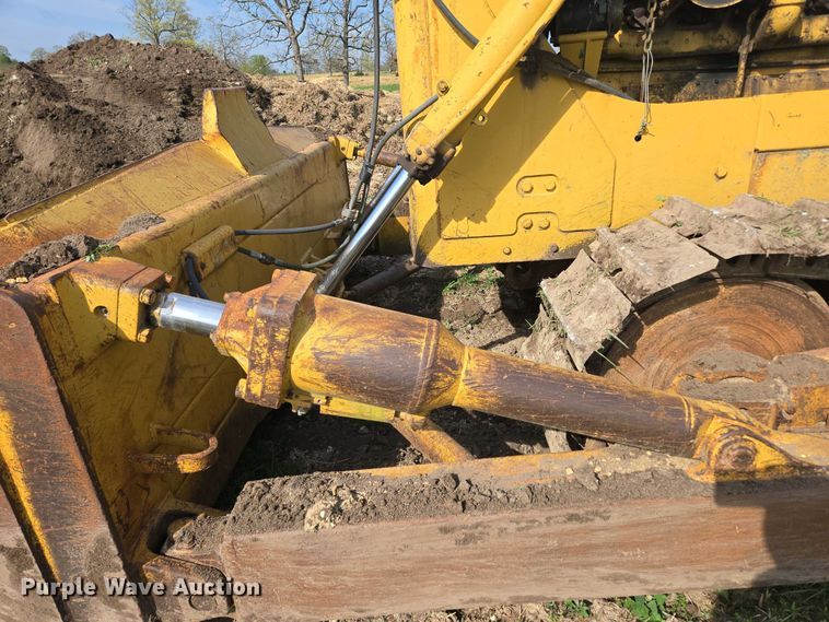 image for item EN3581 1966 Caterpillar D8H dozer