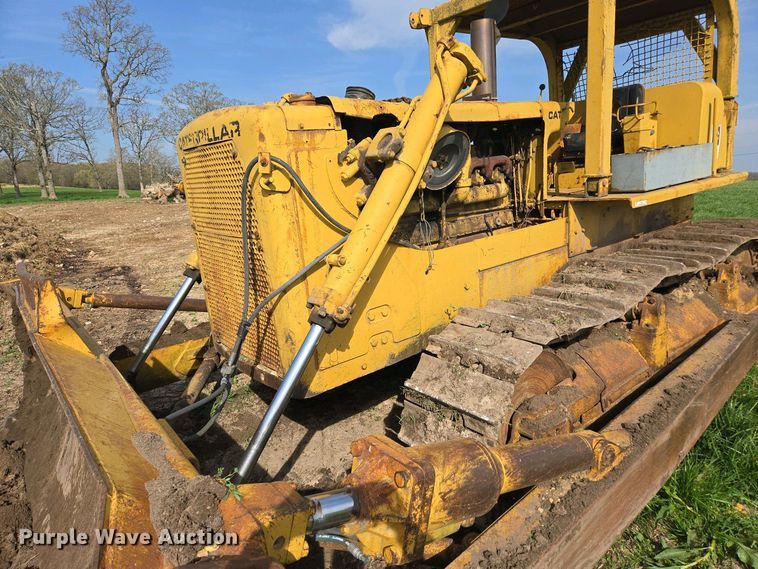 image for item EN3581 1966 Caterpillar D8H dozer