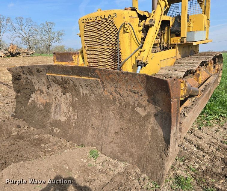 image for item EN3581 1966 Caterpillar D8H dozer