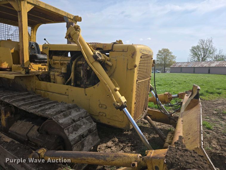image for item EN3581 1966 Caterpillar D8H dozer