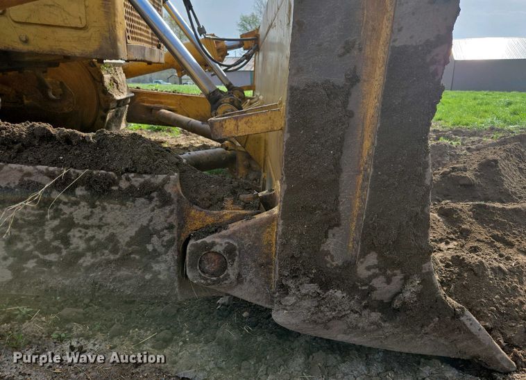 image for item EN3581 1966 Caterpillar D8H dozer