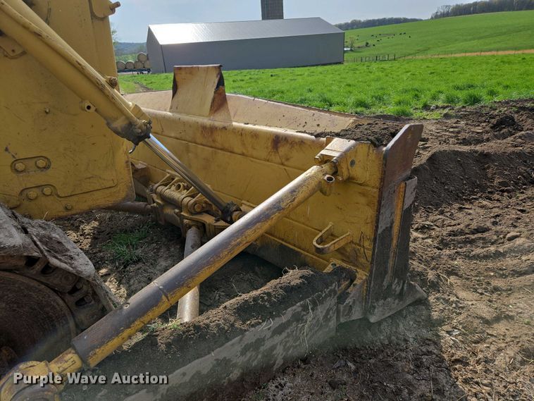 image for item EN3581 1966 Caterpillar D8H dozer