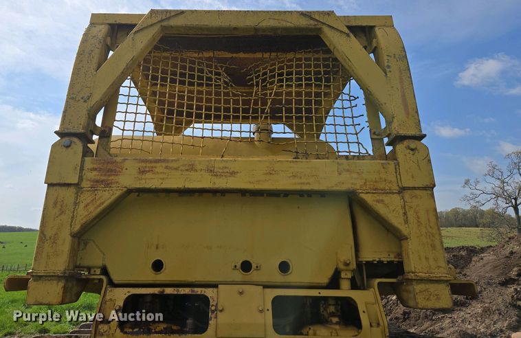 image for item EN3581 1966 Caterpillar D8H dozer