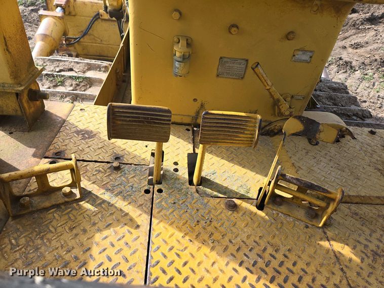 image for item EN3581 1966 Caterpillar D8H dozer