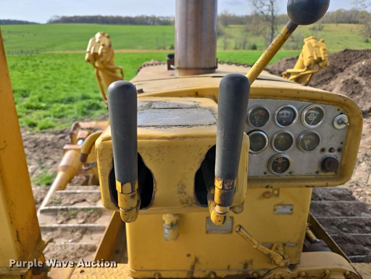 image for item EN3581 1966 Caterpillar D8H dozer