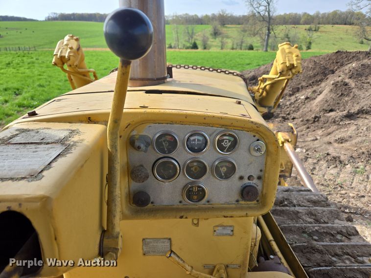 image for item EN3581 1966 Caterpillar D8H dozer