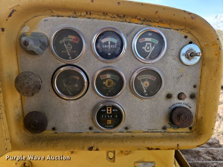 image for item EN3581 1966 Caterpillar D8H dozer