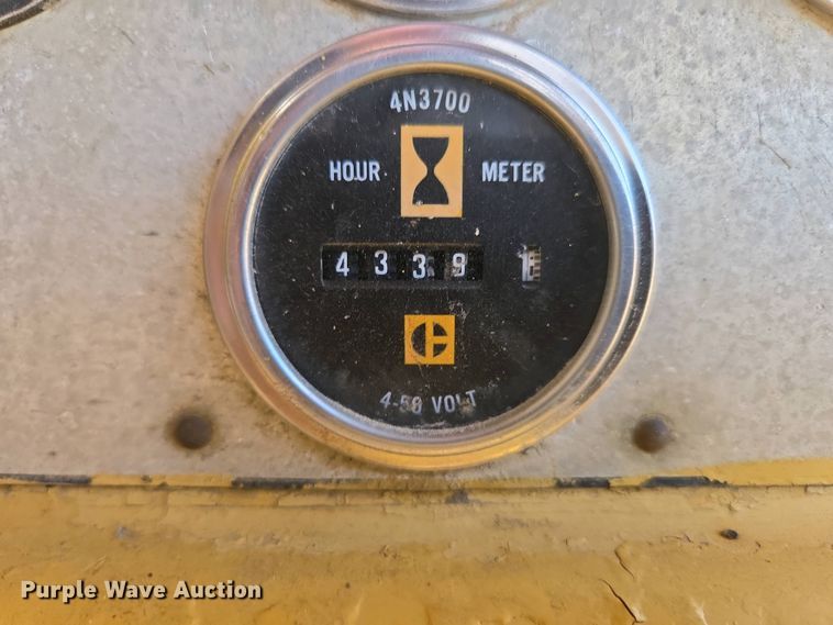 image for item EN3581 1966 Caterpillar D8H dozer