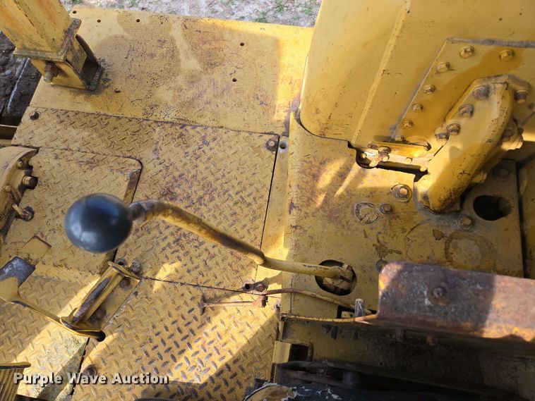 image for item EN3581 1966 Caterpillar D8H dozer