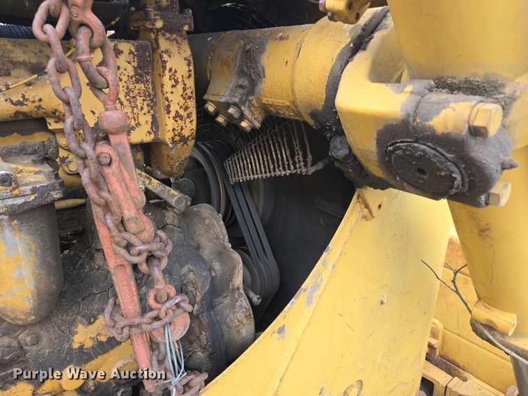 image for item EN3581 1966 Caterpillar D8H dozer