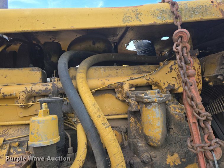 image for item EN3581 1966 Caterpillar D8H dozer