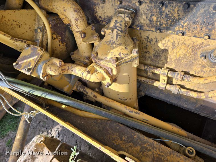 image for item EN3581 1966 Caterpillar D8H dozer