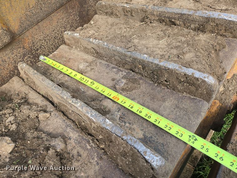 image for item EN3581 1966 Caterpillar D8H dozer