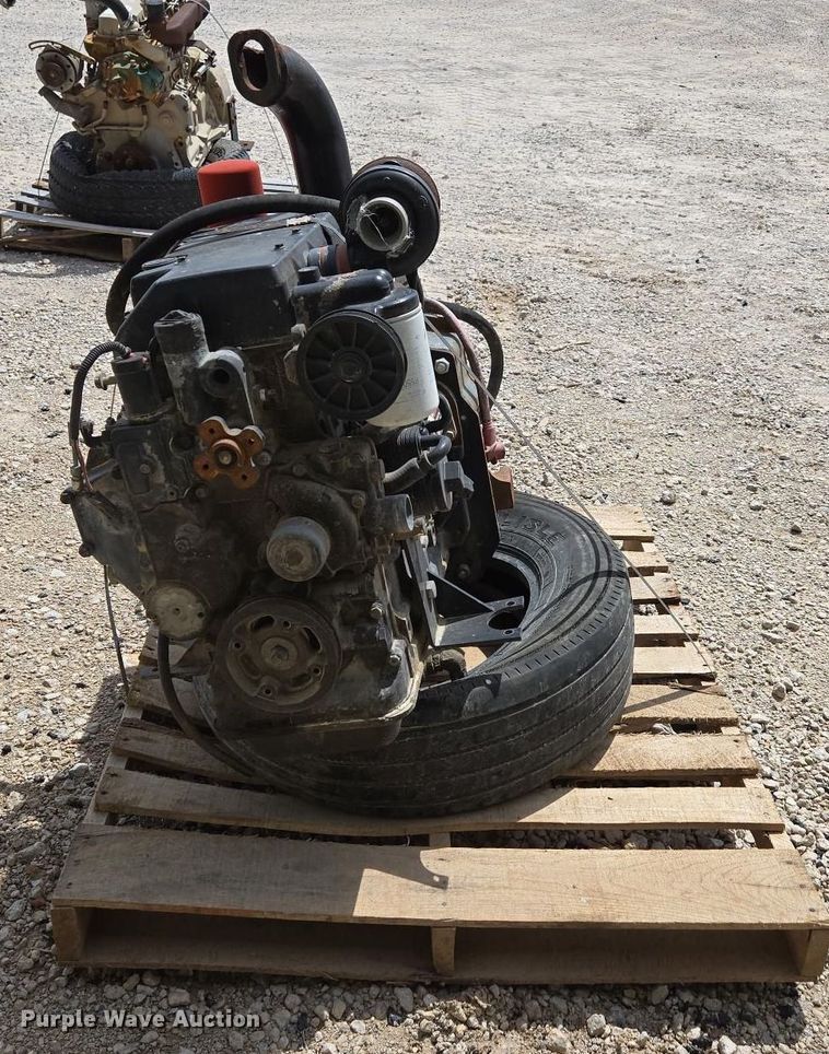 image for item EN3645 John Deere 4024TF270C engine