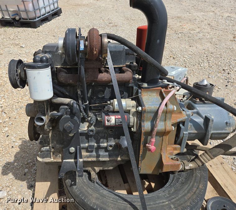 image for item EN3645 John Deere 4024TF270C engine