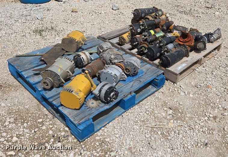 image for item EN3646 Heavy equipment parts