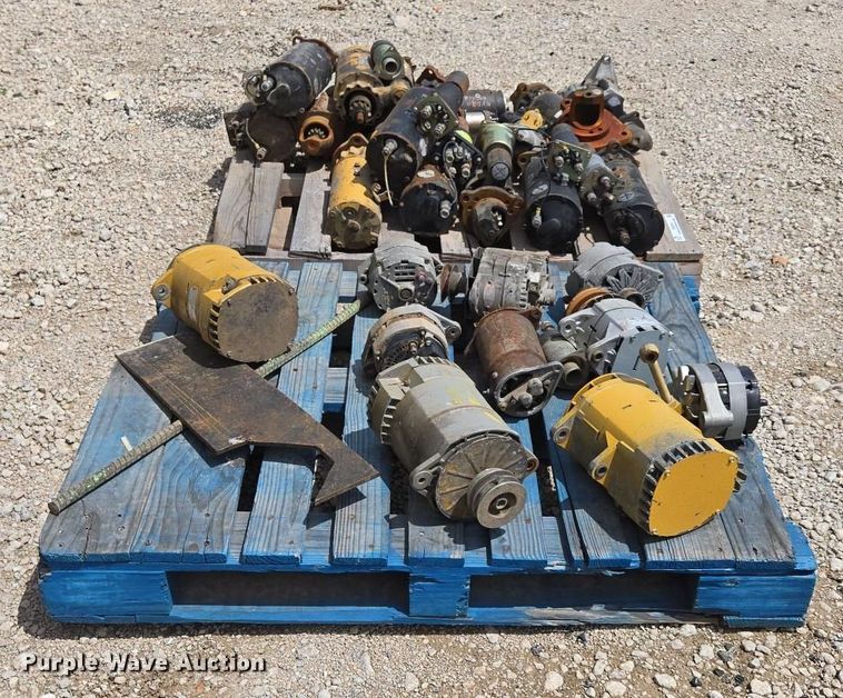 image for item EN3646 Heavy equipment parts