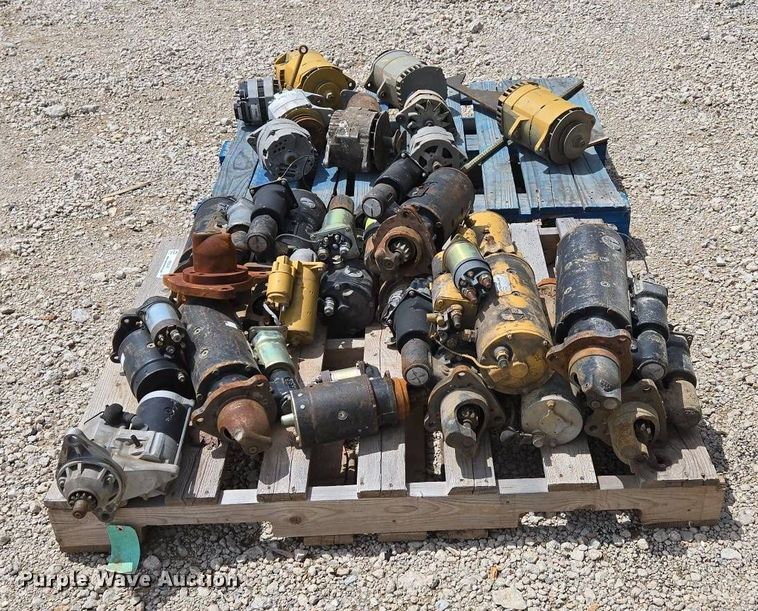 image for item EN3646 Heavy equipment parts