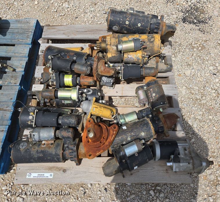 image for item EN3646 Heavy equipment parts