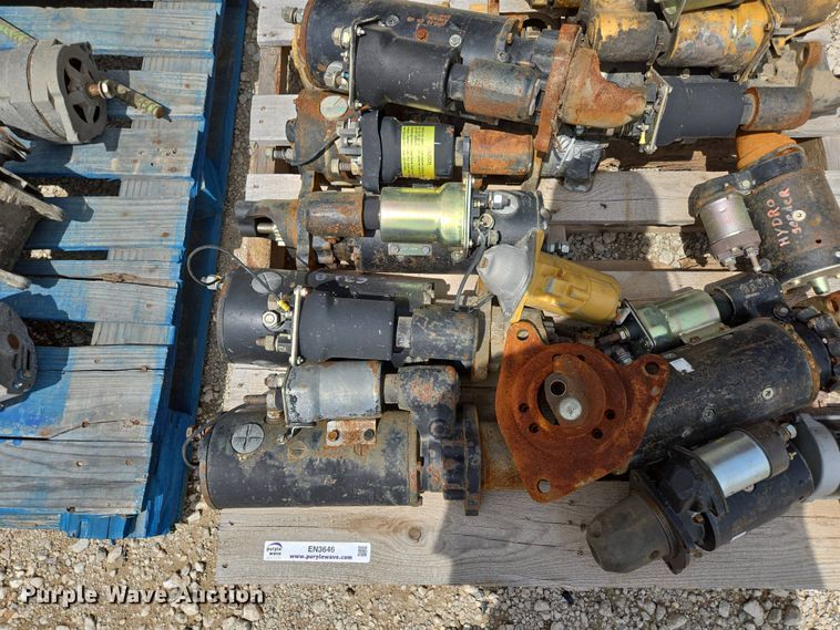 image for item EN3646 Heavy equipment parts