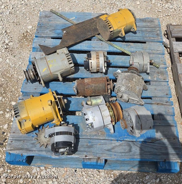 image for item EN3646 Heavy equipment parts