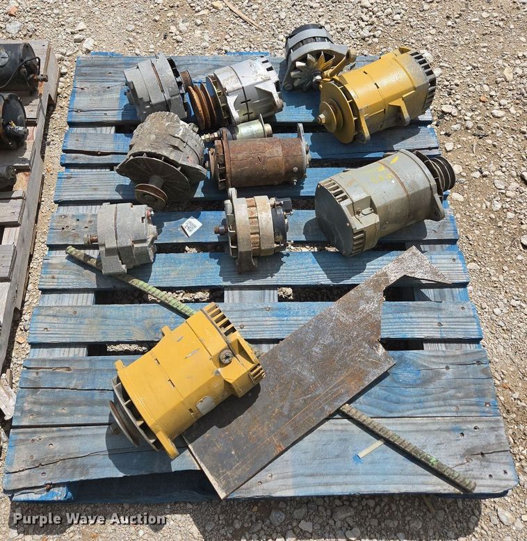image for item EN3646 Heavy equipment parts