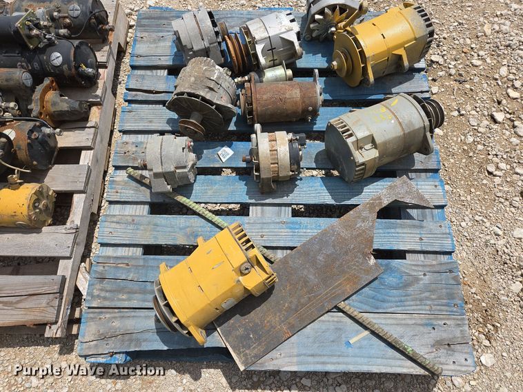 image for item EN3646 Heavy equipment parts