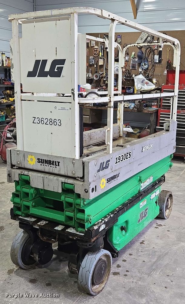 image for item EN3695 2008 JLG 1930ES scissor lift