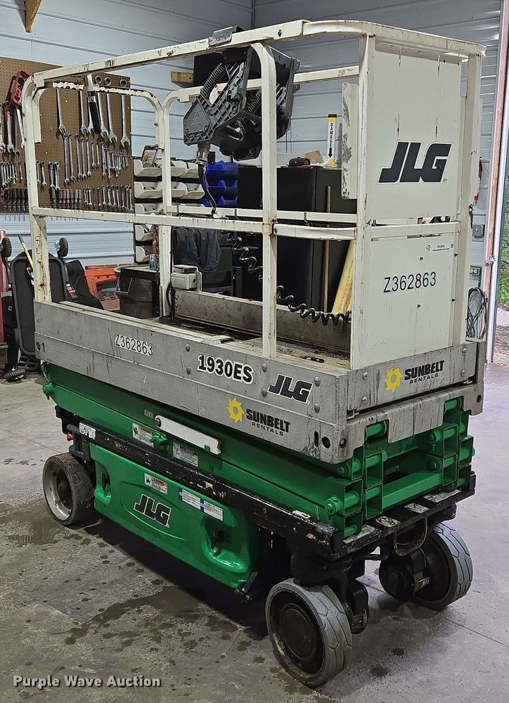 image for item EN3695 2008 JLG 1930ES scissor lift