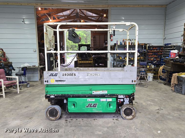 image for item EN3695 2008 JLG 1930ES scissor lift