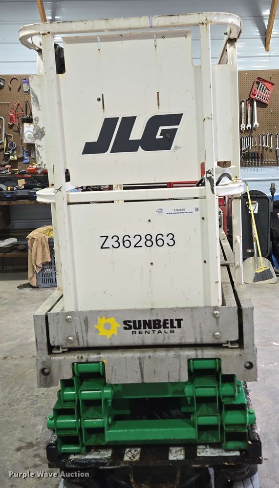 image for item EN3695 2008 JLG 1930ES scissor lift