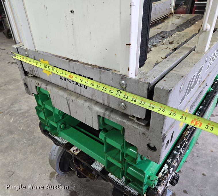 image for item EN3695 2008 JLG 1930ES scissor lift