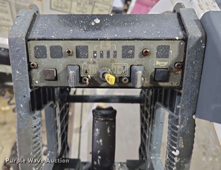 image for item EN3695 2008 JLG 1930ES scissor lift