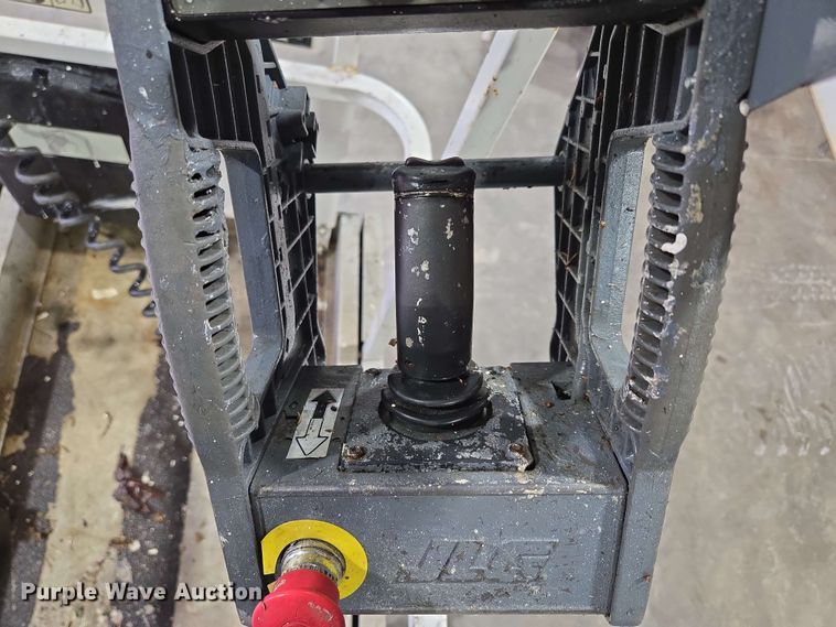 image for item EN3695 2008 JLG 1930ES scissor lift