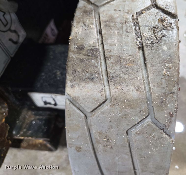 image for item EN3695 2008 JLG 1930ES scissor lift