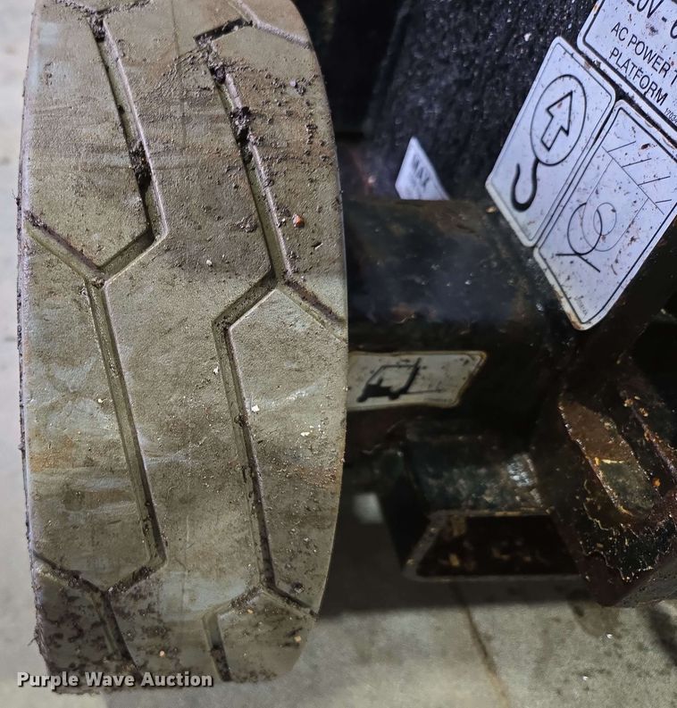 image for item EN3695 2008 JLG 1930ES scissor lift