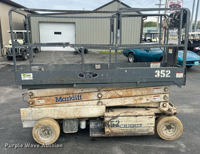 image for item EN4506 1997 Marklift CH20NEP scissor lift