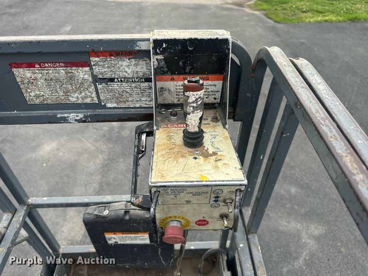 image for item EN4506 1997 Marklift CH20NEP scissor lift