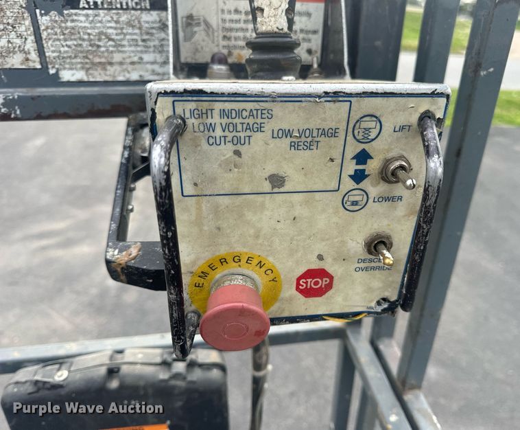 image for item EN4506 1997 Marklift CH20NEP scissor lift