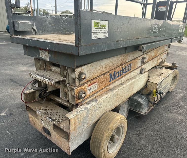 image for item EN4506 1997 Marklift CH20NEP scissor lift
