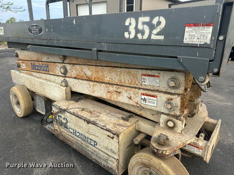 image for item EN4506 1997 Marklift CH20NEP scissor lift